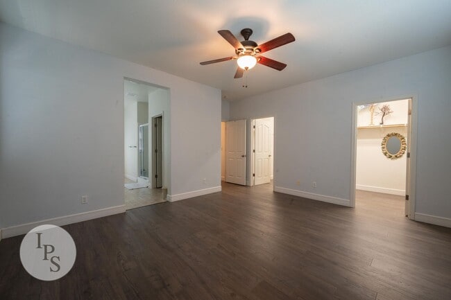 Building Photo - North Clovis Home, 4BR/3.5BA, CUSD - Lots ...