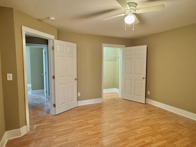 Building Photo - Charming 3-Bed, 2-Bath Home with Spacious ...