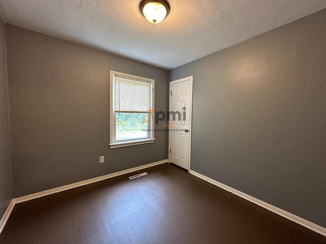 Building Photo - 1246 W 17th Ave