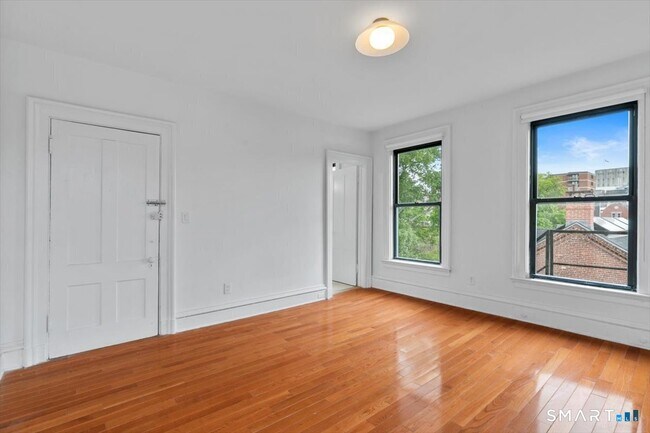 Building Photo - 46 Trumbull St
