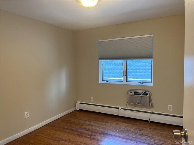 Building Photo - 2 Charles St