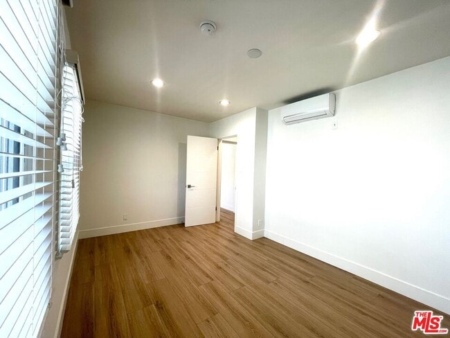 Building Photo - 4441 Tujunga Ave