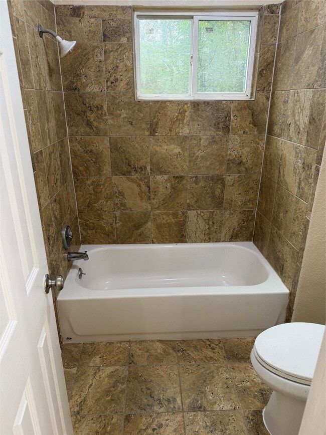 Building Photo - 9 Dewthread Ct