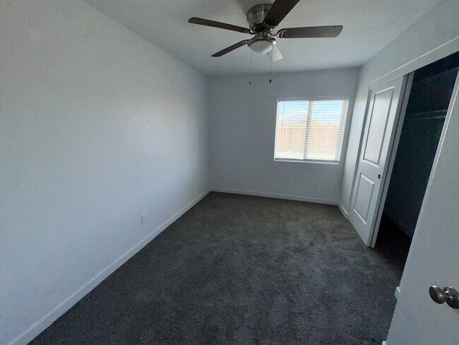 Building Photo - 7343 Dogwood Ave