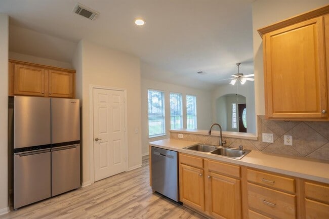 Building Photo - 1316 Varese Dr
