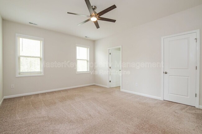 Building Photo - 550 W Copenhaver Dr