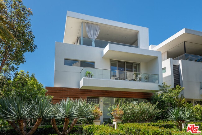 Building Photo - 5926 Firefly Pl