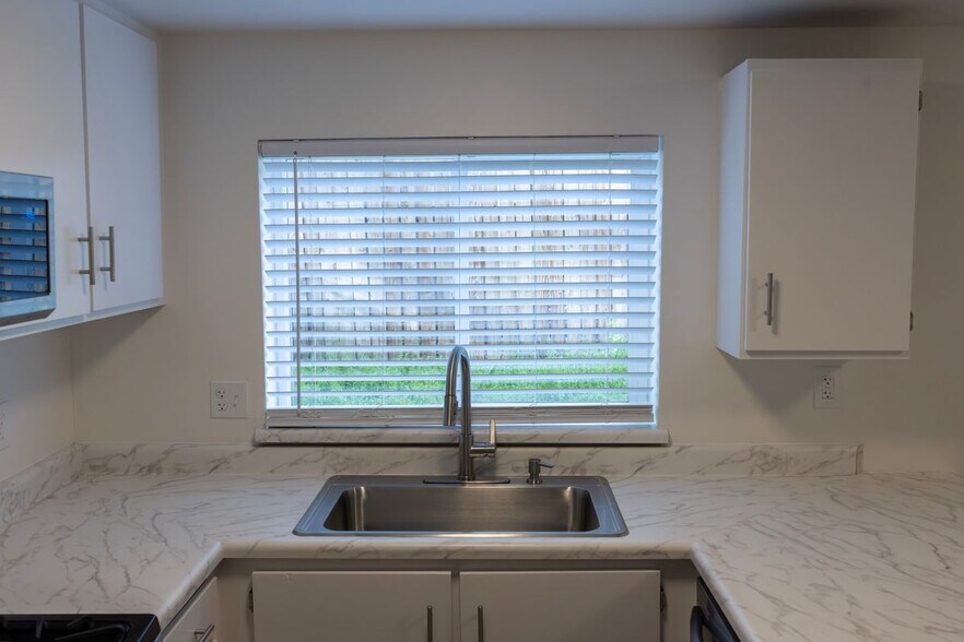 Building Photo - 6291 2200 West