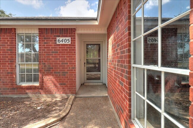 Building Photo - 6405 Clairfield St