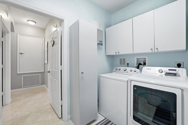 Building Photo - 2101 Wingate Bend