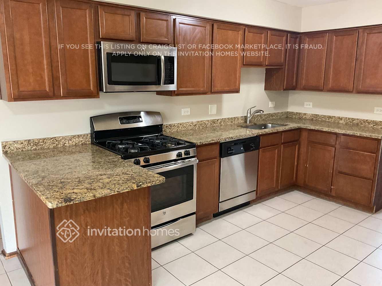 Building Photo - 16632 Parkview Ave