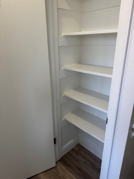 Building Photo - 554 N 800 W