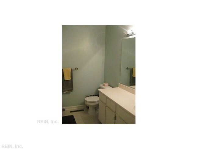 Building Photo - 212 Fireweed Ct