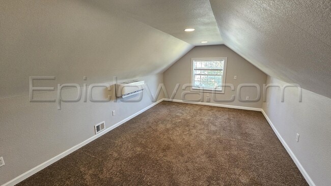 Building Photo - 130 Outlook Dr SW