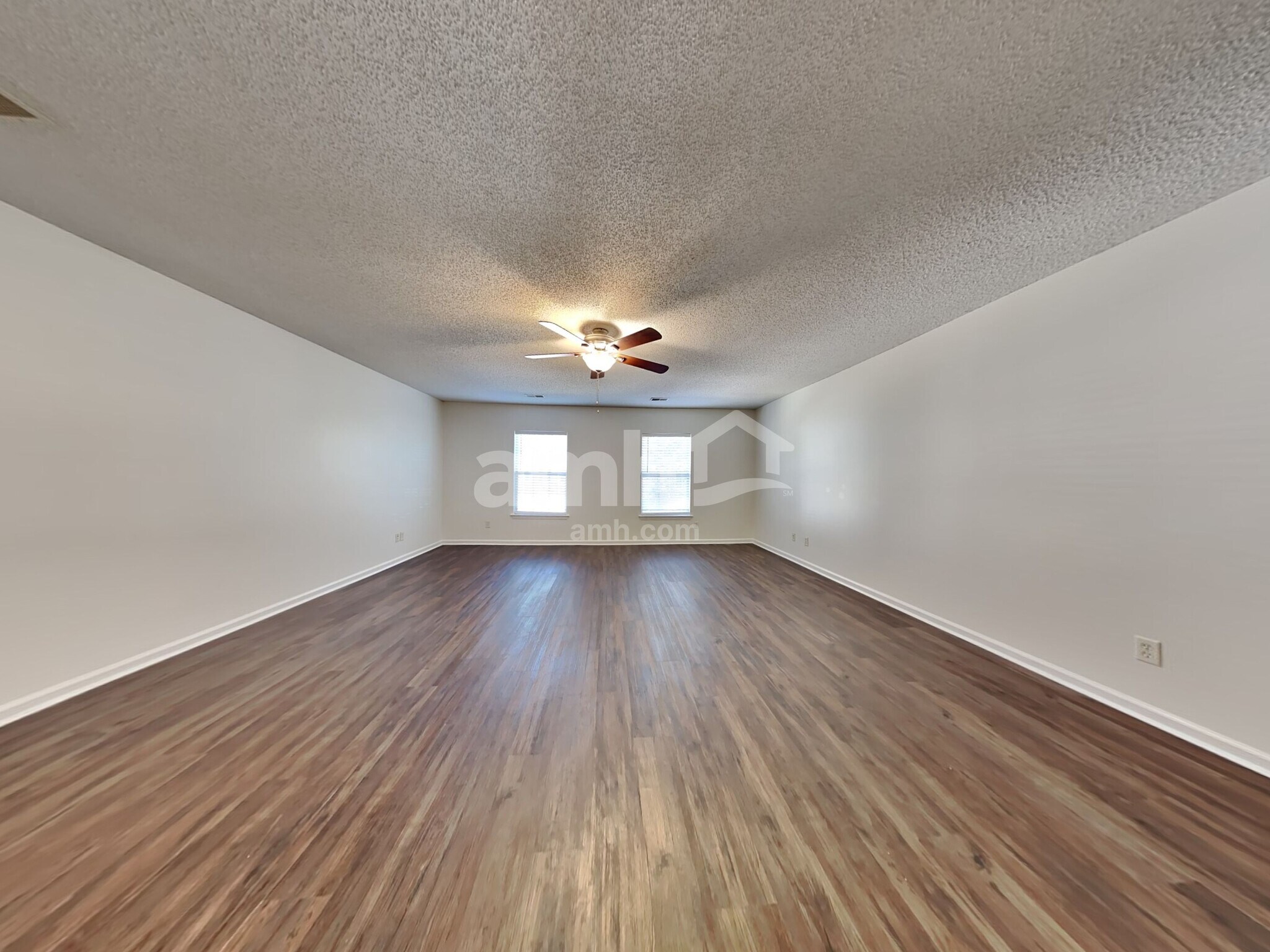 Building Photo - 125 Ducane St