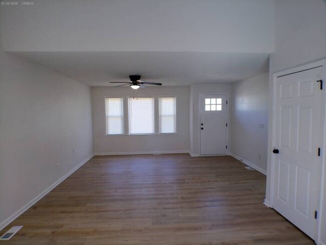 Building Photo - Spacious 4 bedrooms and 2 full baths home located on S Franklin St in Spring Hill