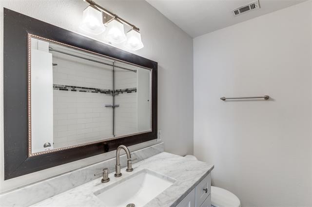 Building Photo - 852 Northwood Rd