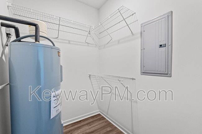 Building Photo - 26 Jones St