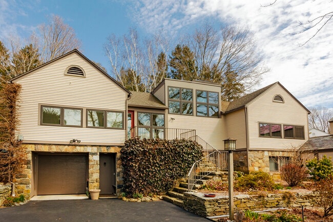 Primary Photo - 199 Goose Ln