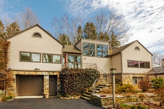Building Photo - 199 Goose Ln