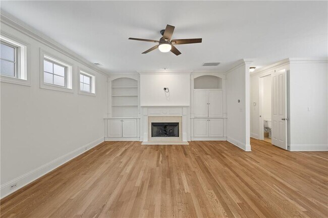 Building Photo - 319 Barbados Ln