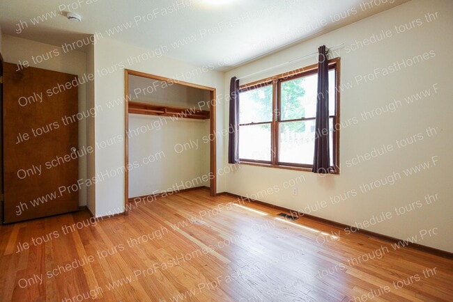 Building Photo - 5905 NE 30th Ave