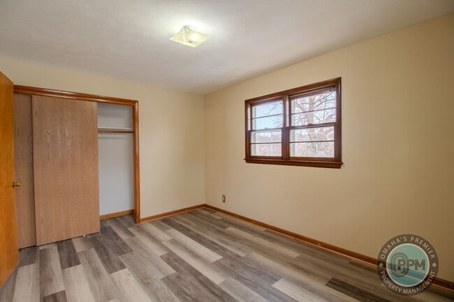 Building Photo - 3 Bed Home | 67th & Blondo