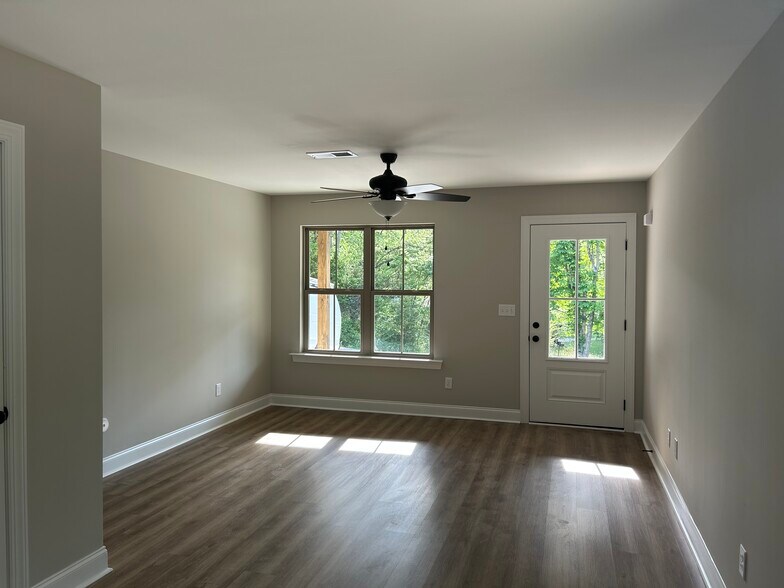 Building Photo - 306 Warrenfells St