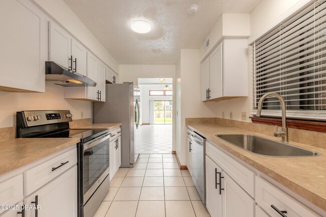 Building Photo - 120 Lakewood Village Cir