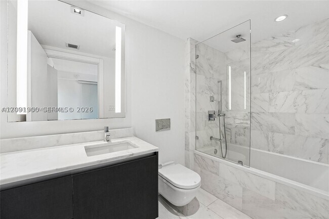Building Photo - 1451 Brickell Ave