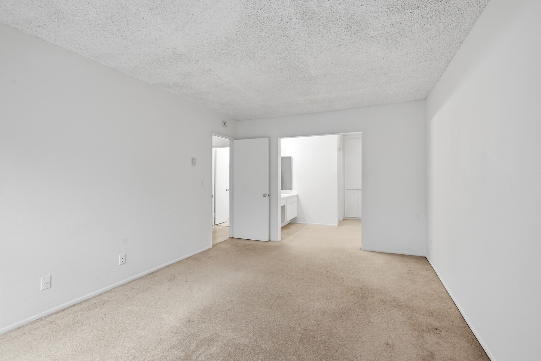Building Photo - 7742 Redlands St