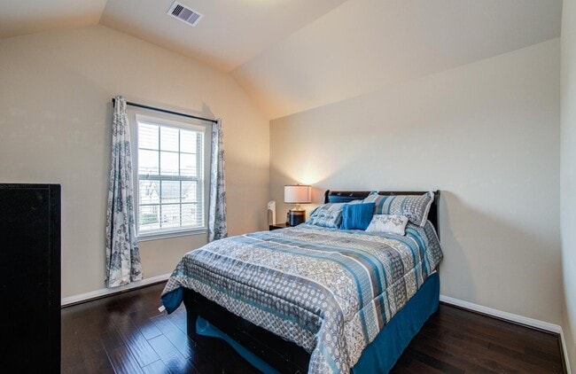 Building Photo - 7610 River Pass Dr