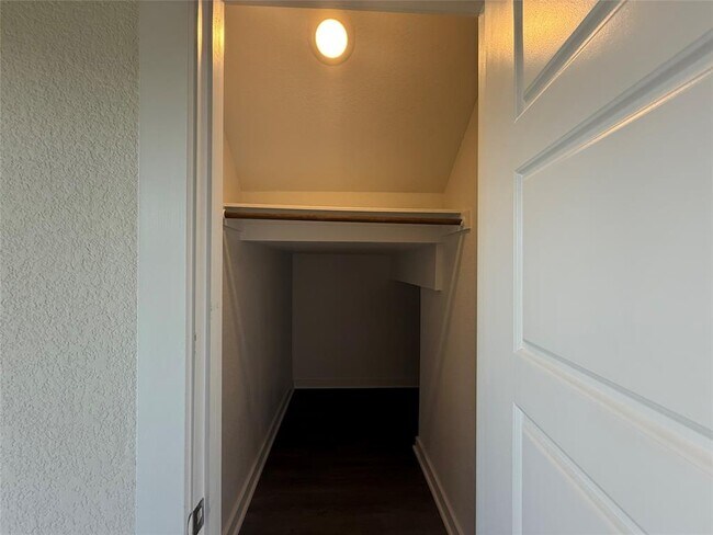 Building Photo - 110 Dedina Dr