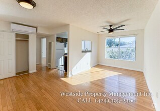 Building Photo - Prime Hollywood Location Upper 1BD/1BA