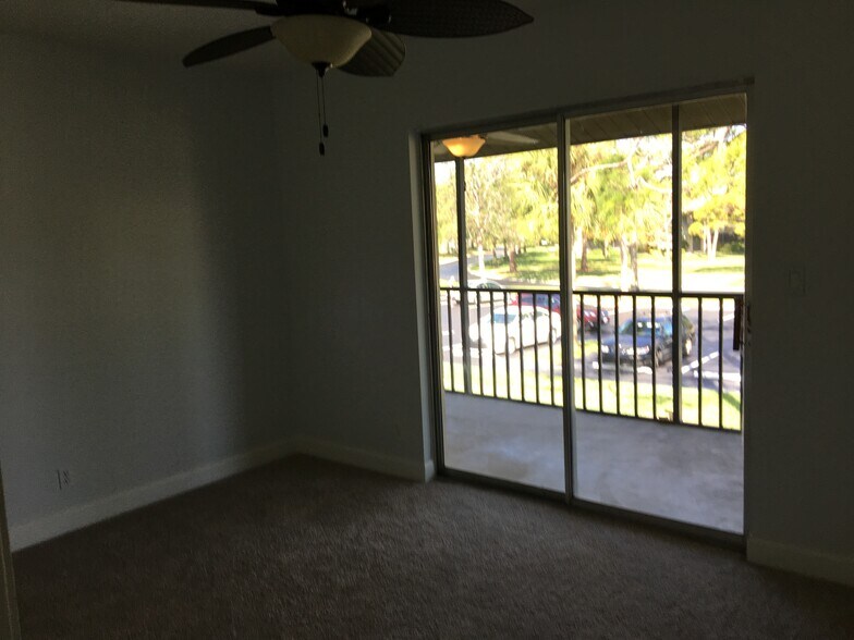 Building Photo - 6495 Chasewood Dr
