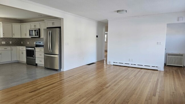 Building Photo - 32 Norwood St