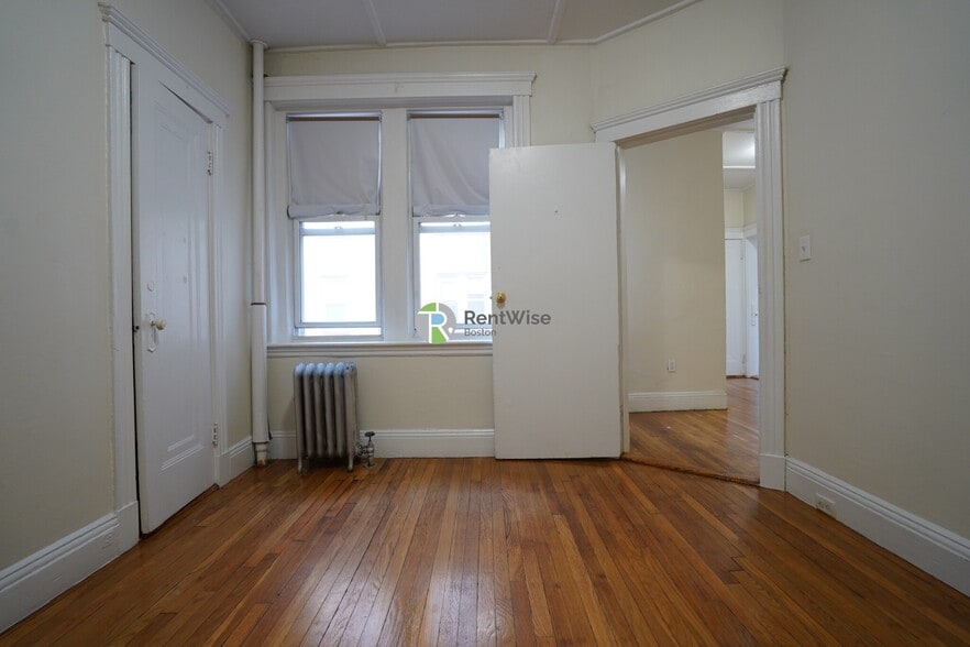 Building Photo - 1185 Boylston St