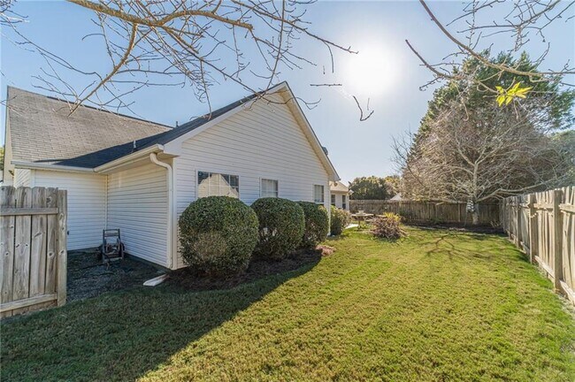 Building Photo - 231 Windermere Dr