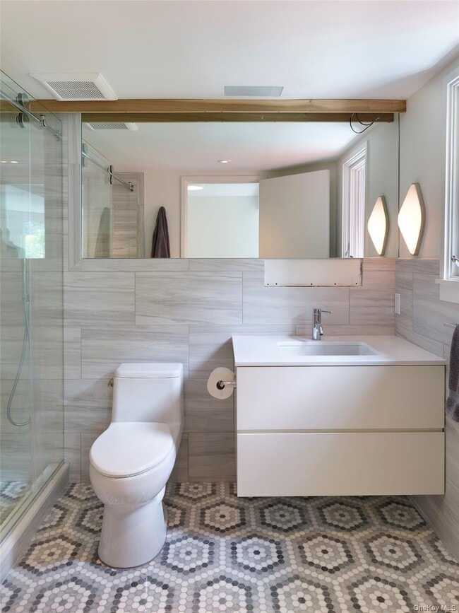 Building Photo - 2 Sun Ct