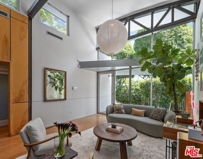 Building Photo - 8735 Dorrington Ave