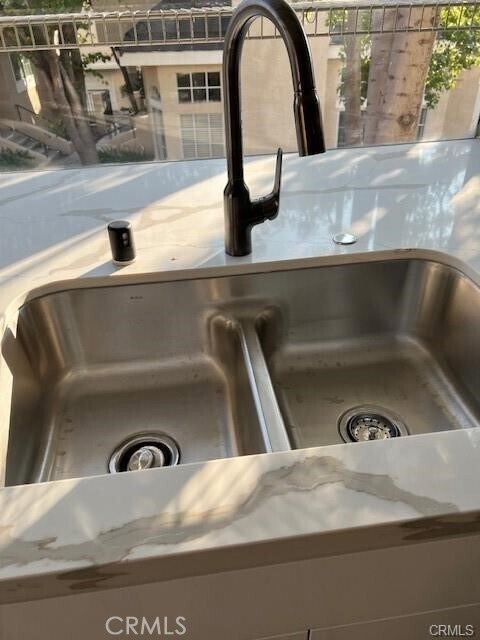 Building Photo - 2300 Maple Ave