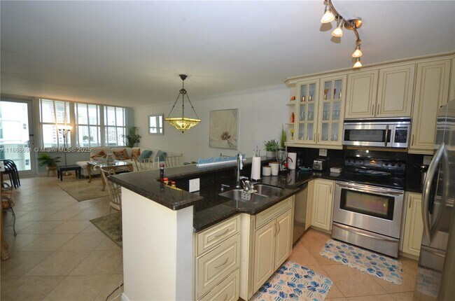 Building Photo - 3725 S Ocean Dr