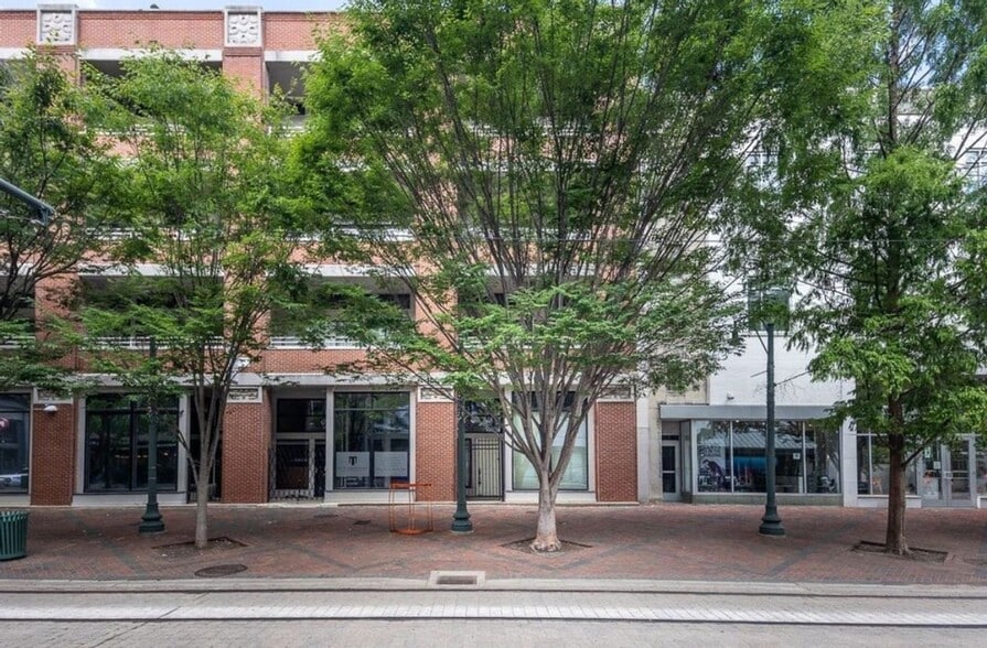 Building Photo - 95 S Main St