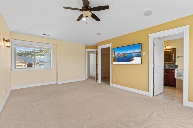 Building Photo - 4334 Vineyard Terrace