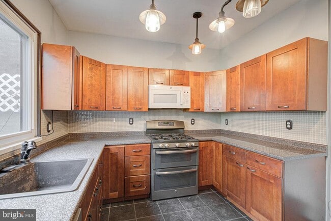 Building Photo - 941 N 4th St