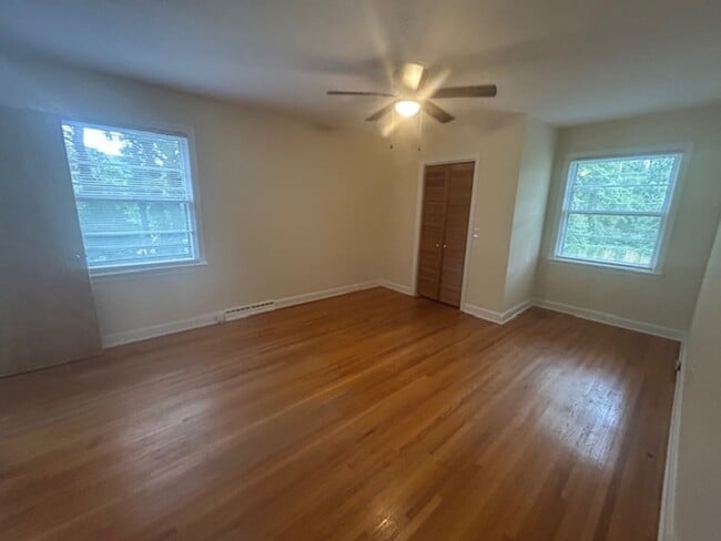 Building Photo - 10 Bevlyn Dr