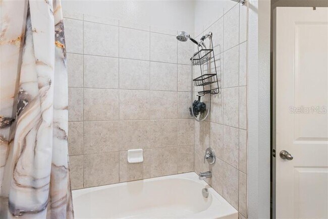 Building Photo - 1117 Hillhurst Dr