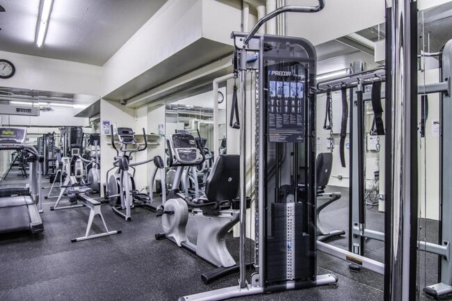 Building Photo - 6770 Hawaii Kai Dr