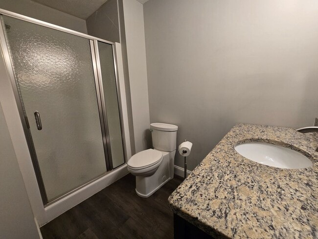 Building Photo - Spacious 4 Bedroom Duplex in North Normal ...