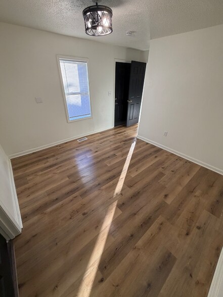 Building Photo - 2451 Chelsea Ave